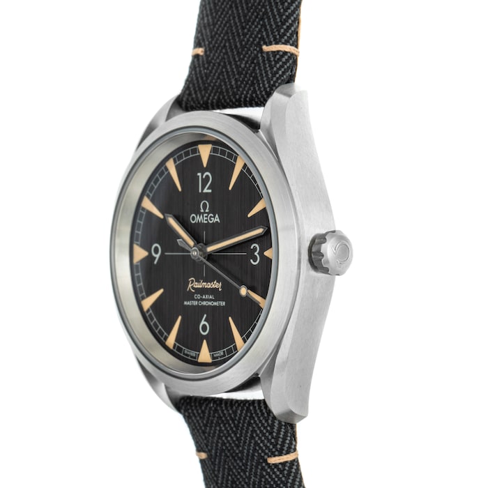 Pre-Owned Omega by Analog Shift Pre-Owned Omega Seamaster Railmaster
