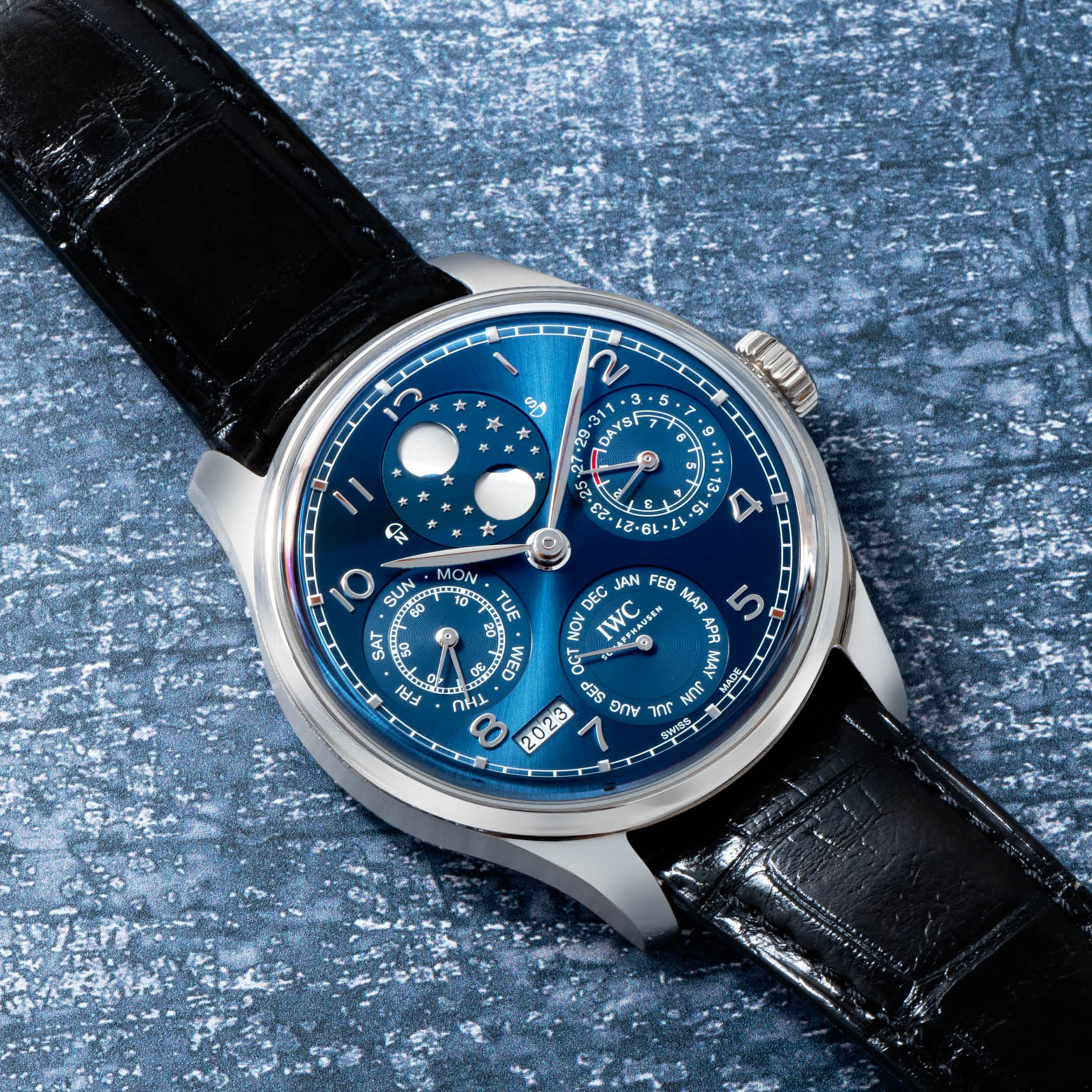 Wc portuguese perpetual calendar best sale