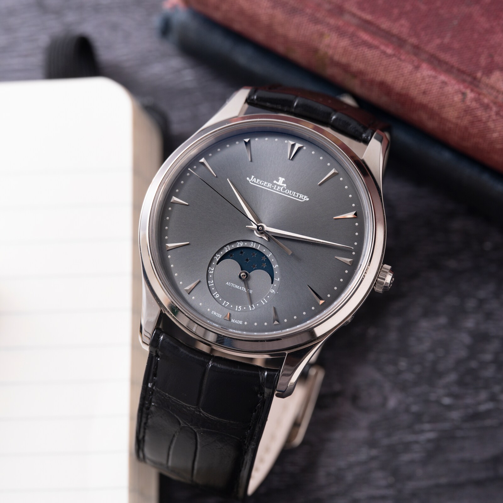 Pre-Owned Jaeger-LeCoultre Master Ultra Thin Moon