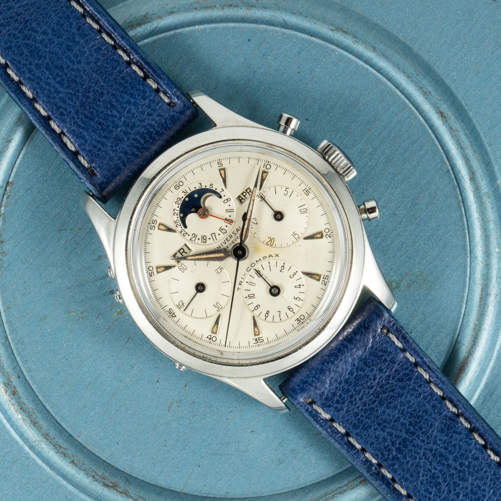 Pre-Owned Universal Geneve by Analog Shift Universal Geneve Tri-Compax Moonphase