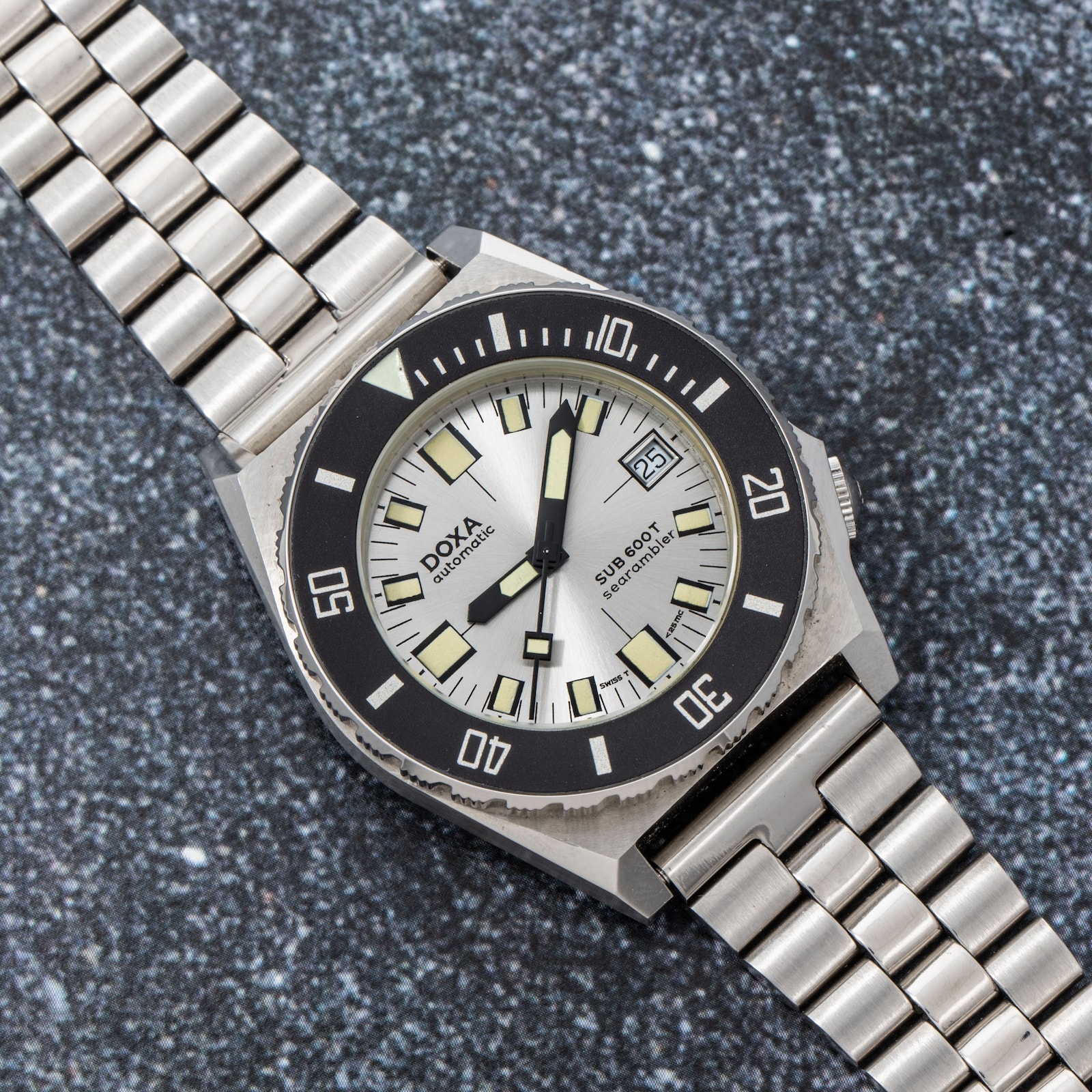 Pre-Owned Doxa Sub 600T Searambler 'Aubry'