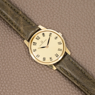 Pre-Owned Universal Geneve Ultra Slim 'Kanji' Dress Watch