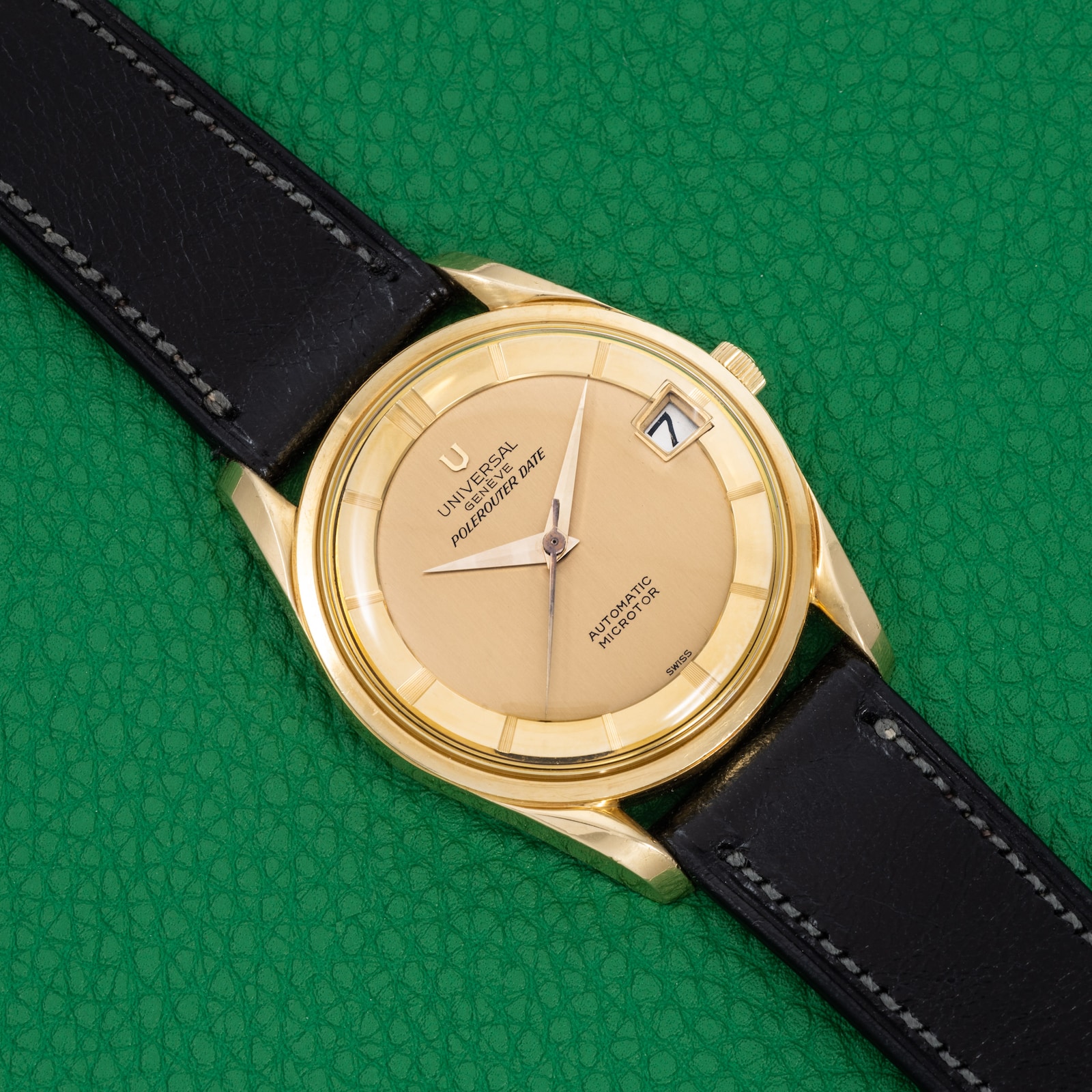 Pre-Owned Universal Geneve Polerouter Date