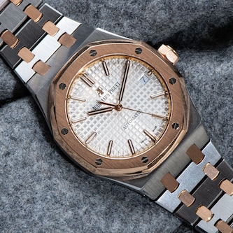 Pre-Owned Audemars Piguet Royal Oak Selfwinding Two-Tone Pre-Owned Audemars Piguet Royal Oak Selfwinding Two-Tone