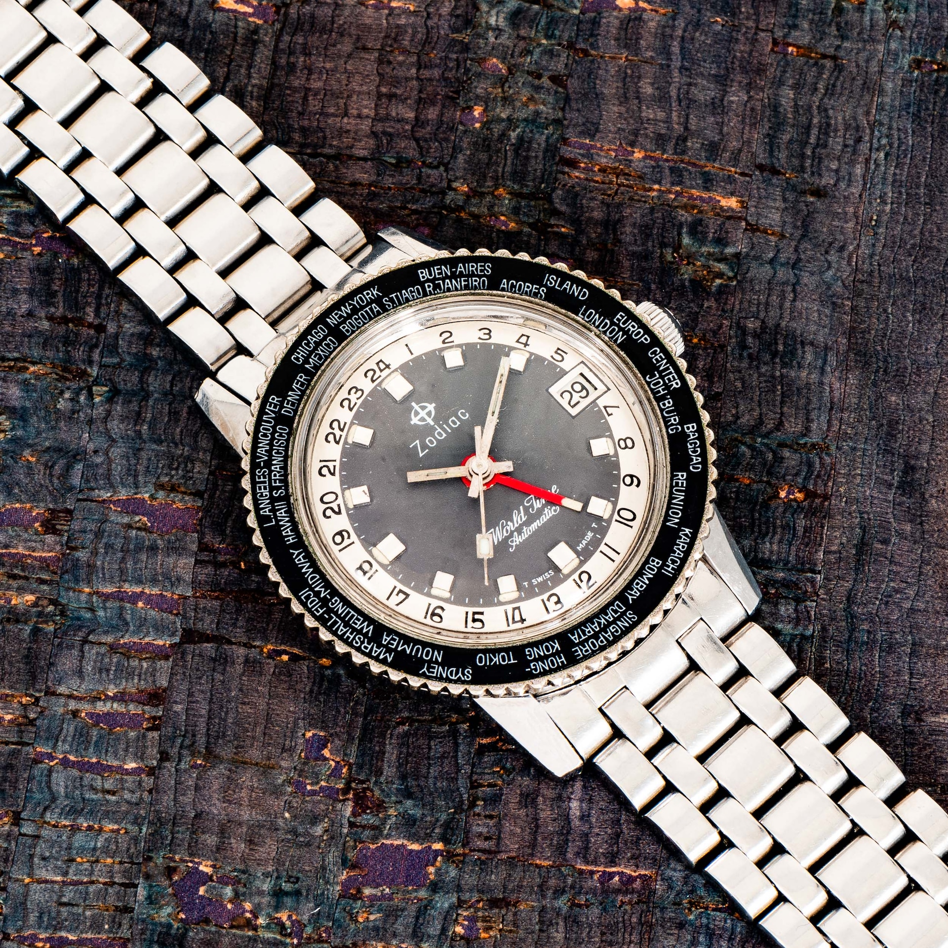 Pre-Owned Zodiac World Time