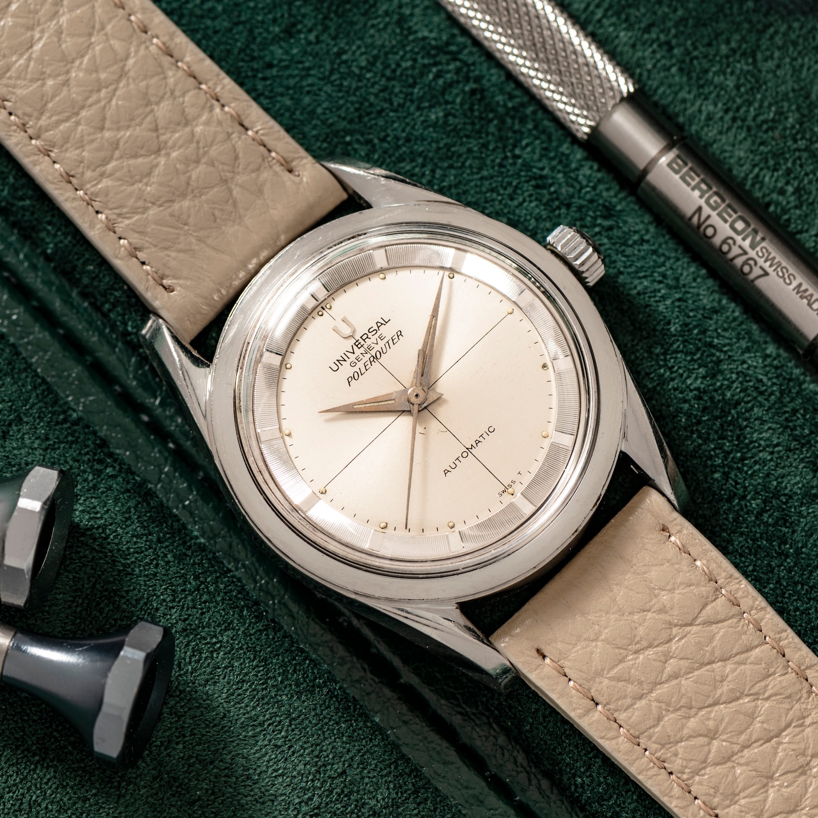 Pre-Owned Universal Geneve Universal Geneve Polerouter