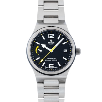 Pre-Owned Tudor North Flag Pre-Owned Tudor North Flag