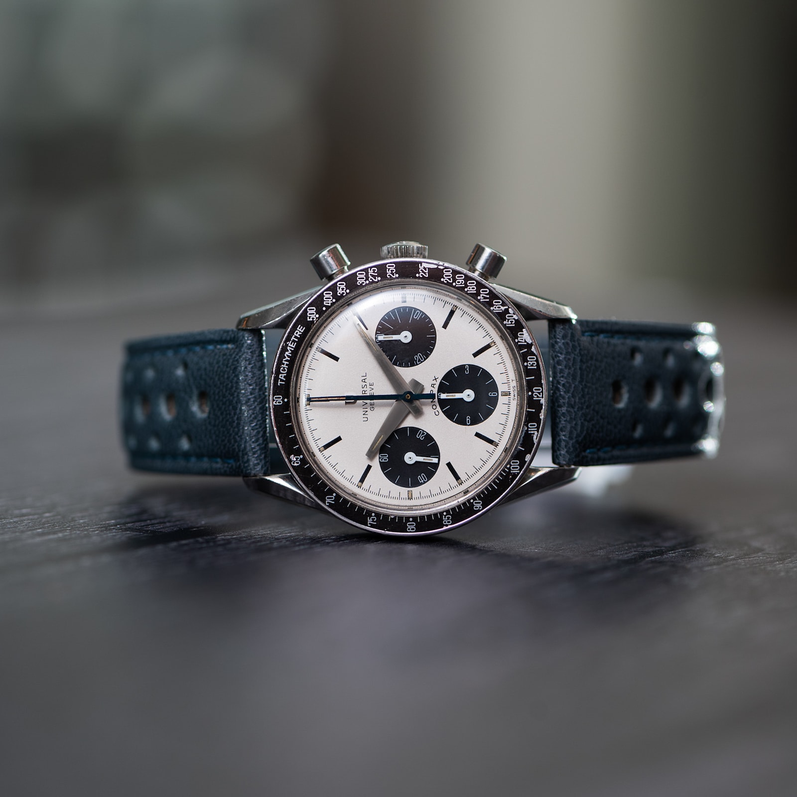 Pre-Owned Universal Geneve Universal Geneve Compax 'Nina Rindt'