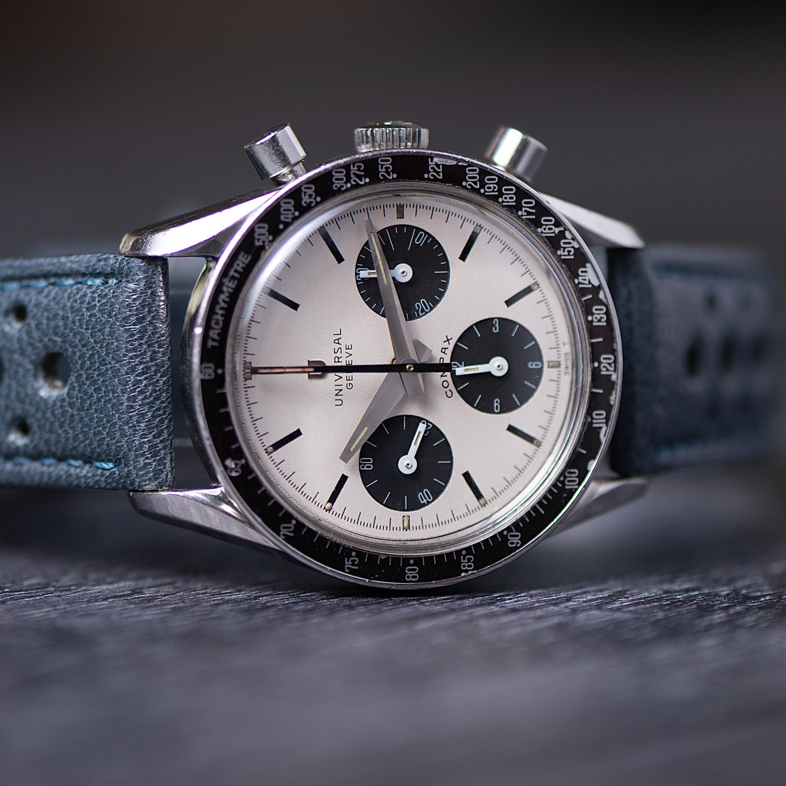 Pre-Owned Universal Geneve Universal Geneve Compax 'Nina Rindt'