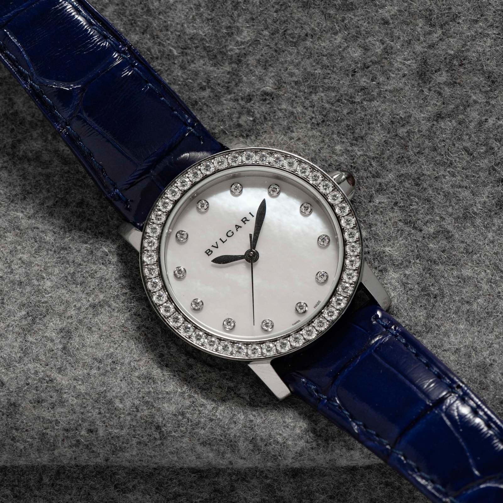 Pre-Owned Bvlgari 'MOP' Diamond Bezel