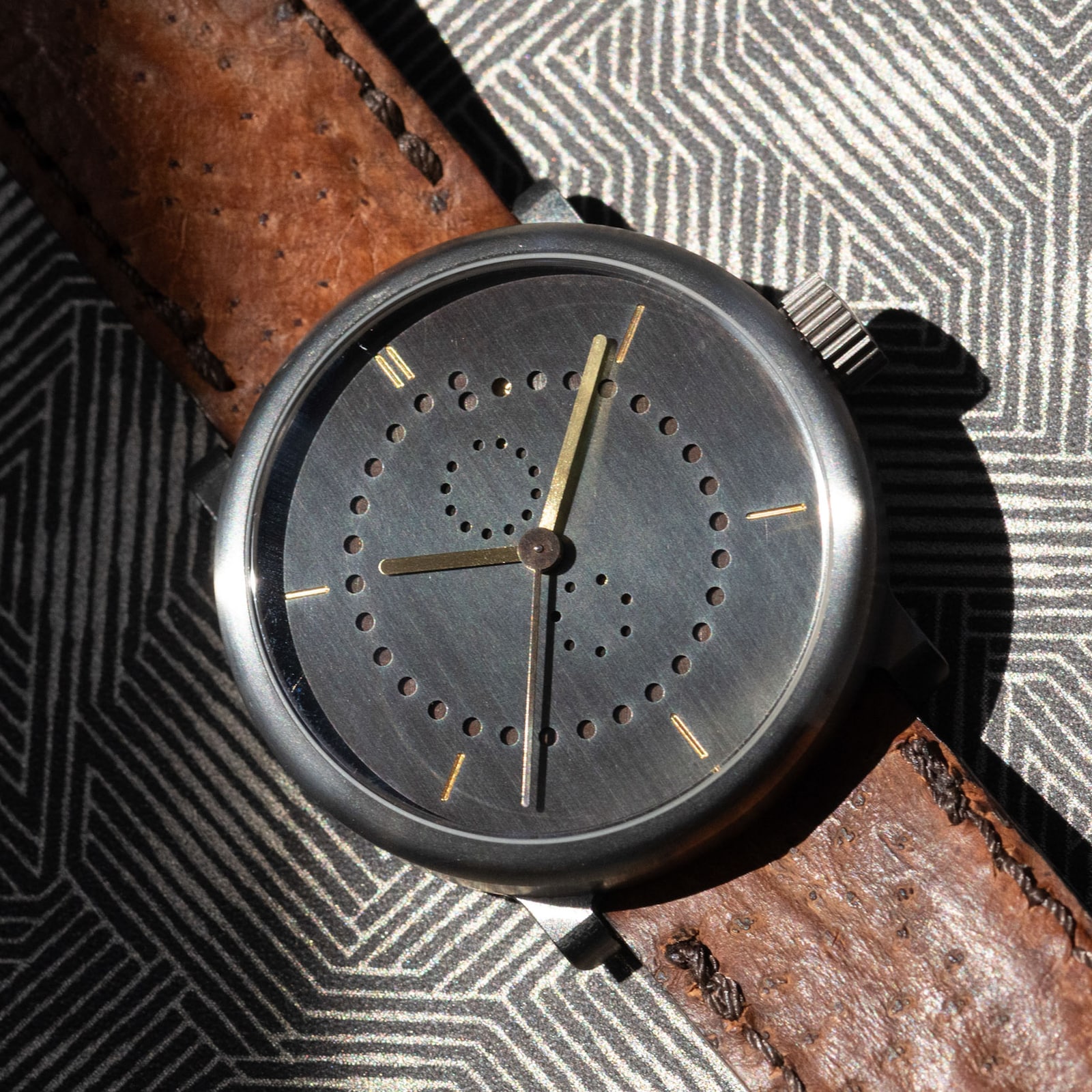 Pre-Owned ochs und junior ochs und junior anno-annual calendar