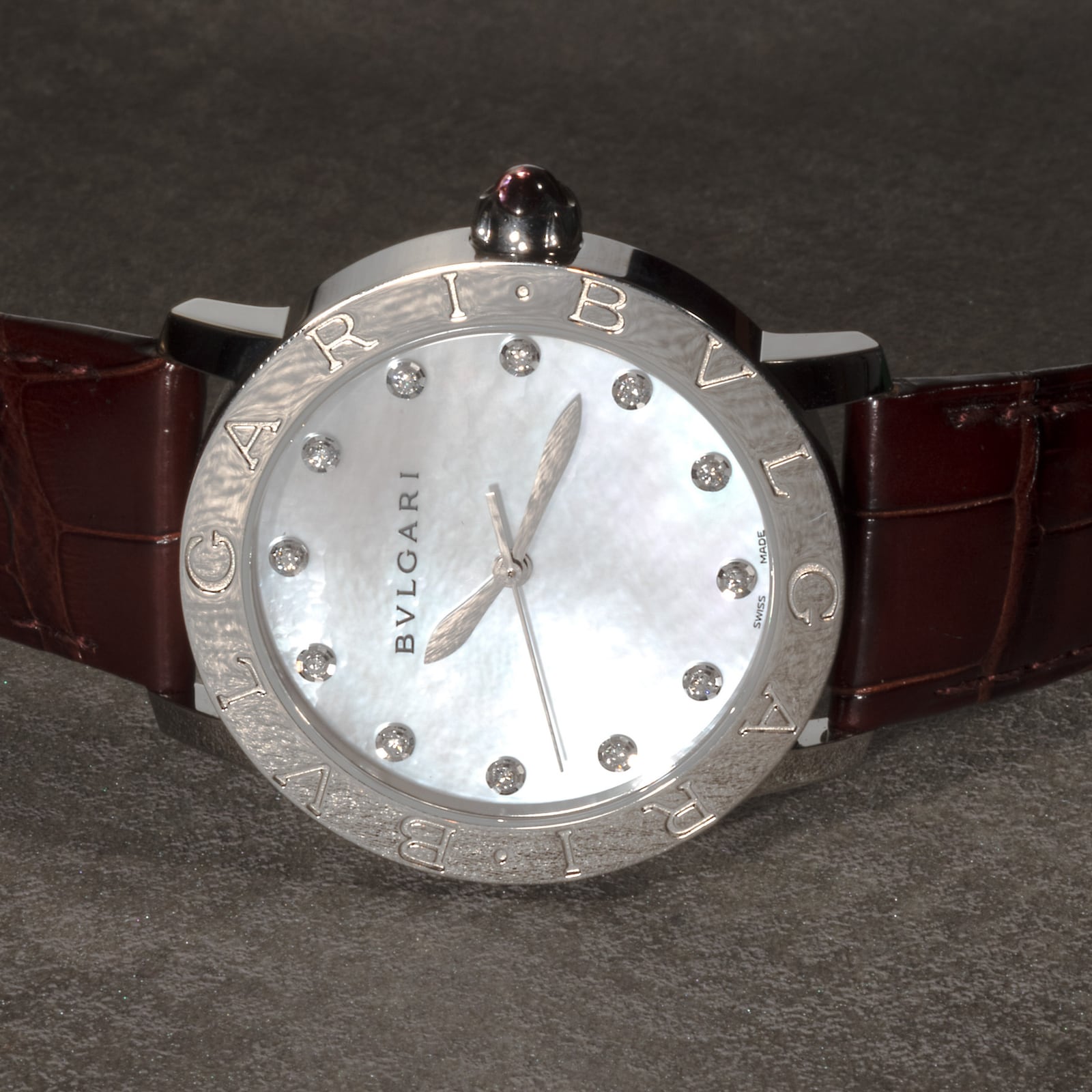 Pre-Owned Bvlgari 'MOP'