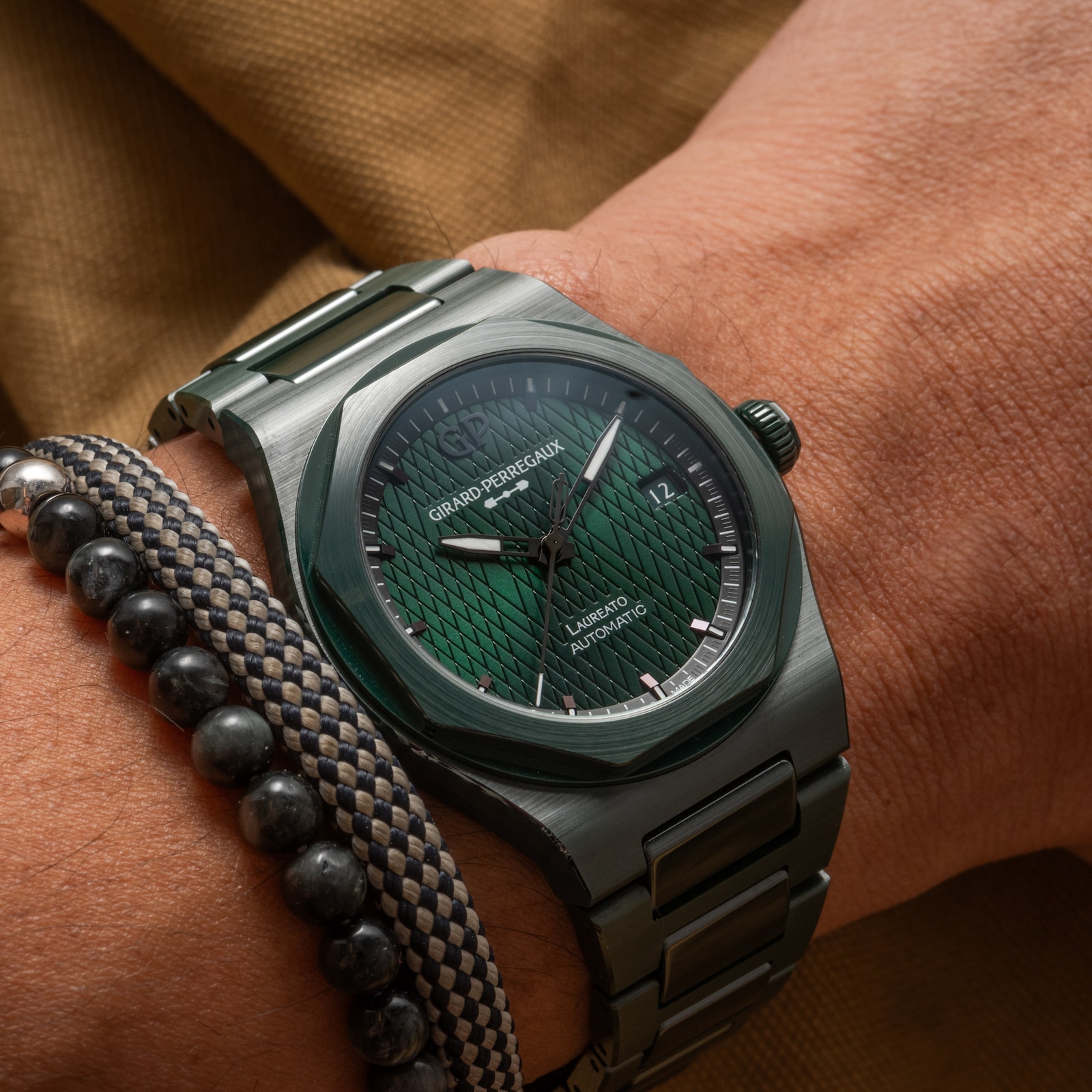 Pre-Owned Girard-Perregaux Girard Perregaux Laureato 38mm Green Ceramic Aston Martin Edition