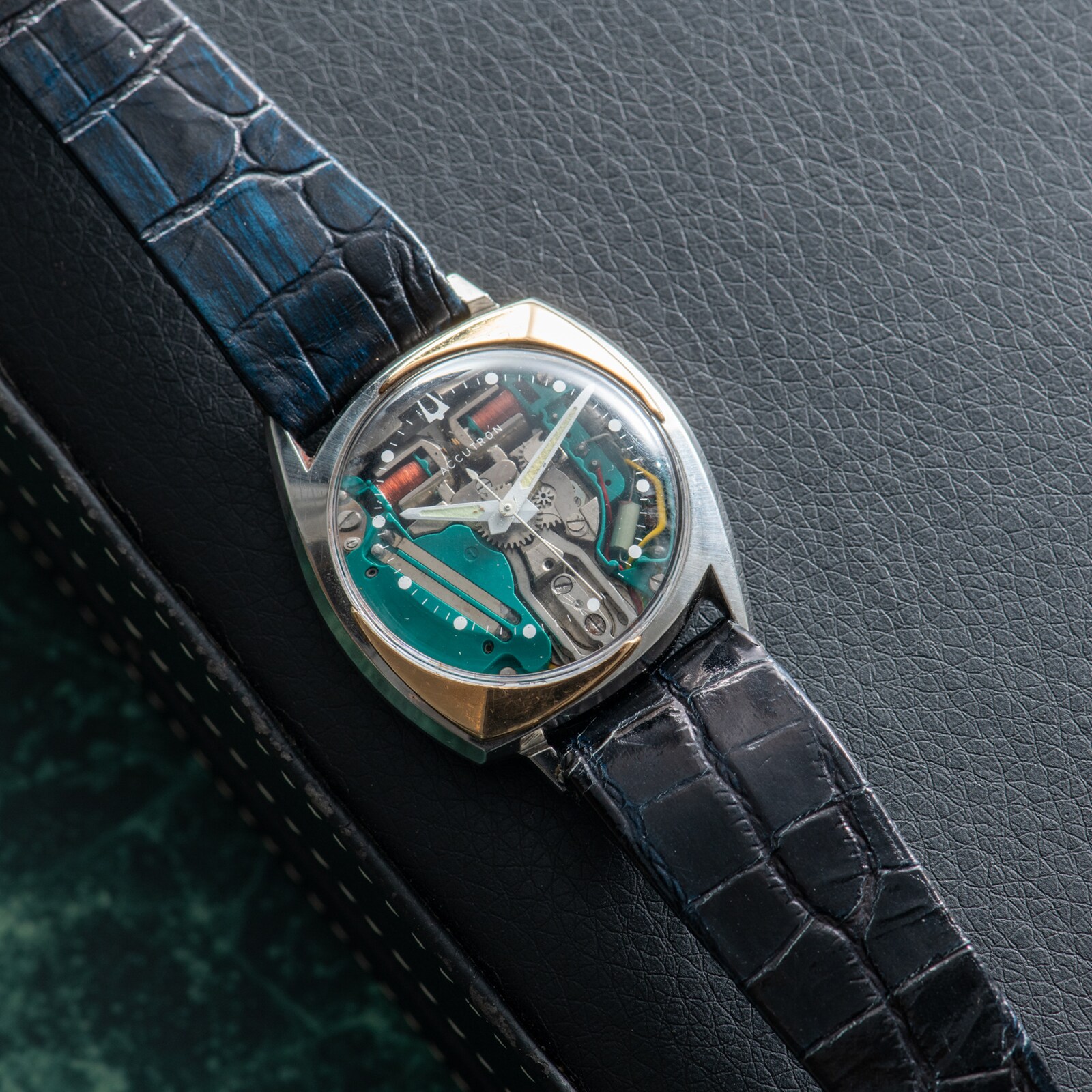 Pre-Owned Bulova Bulova Accutron Spaceview 'Floppy Football'