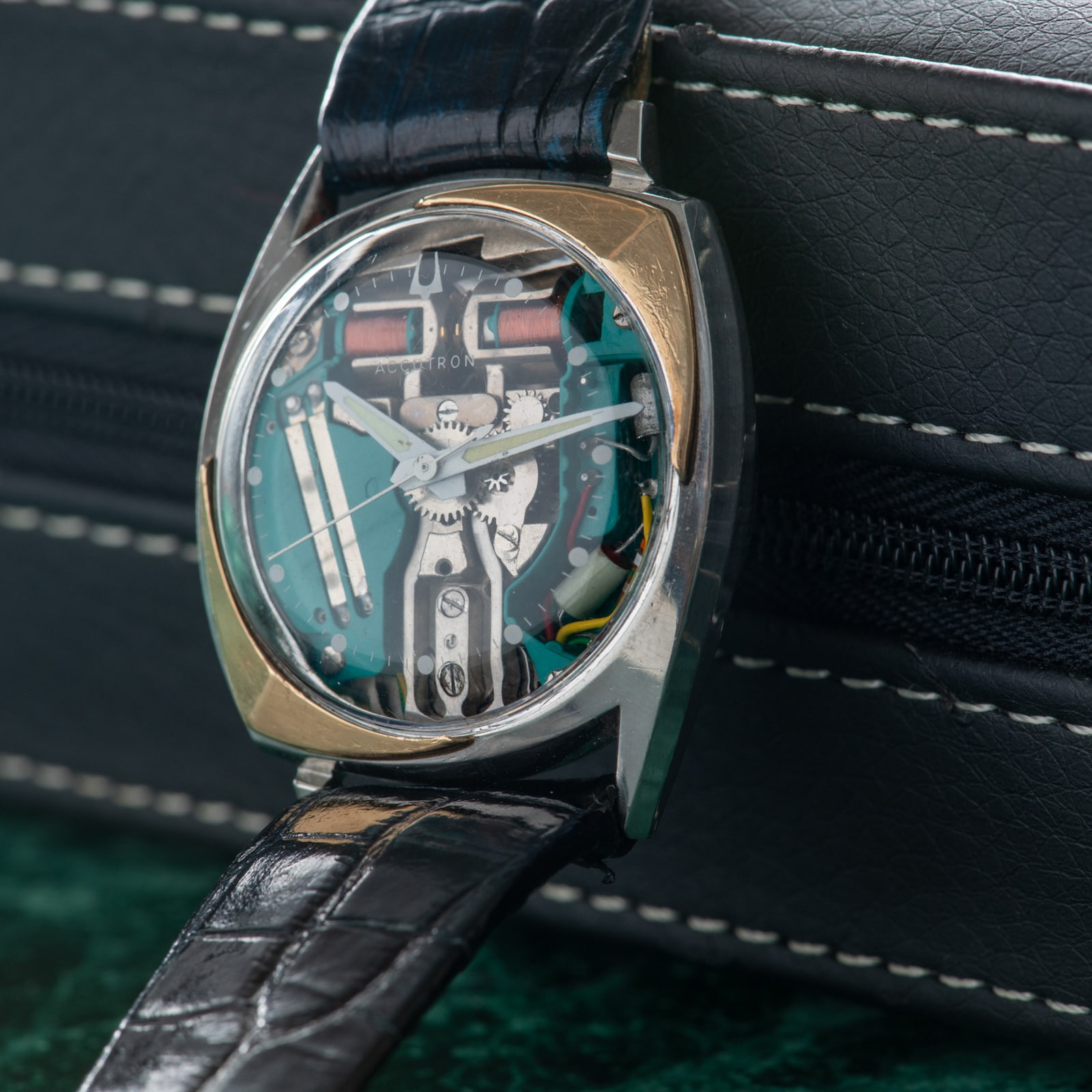 Pre-Owned Bulova Bulova Accutron Spaceview 'Floppy Football'