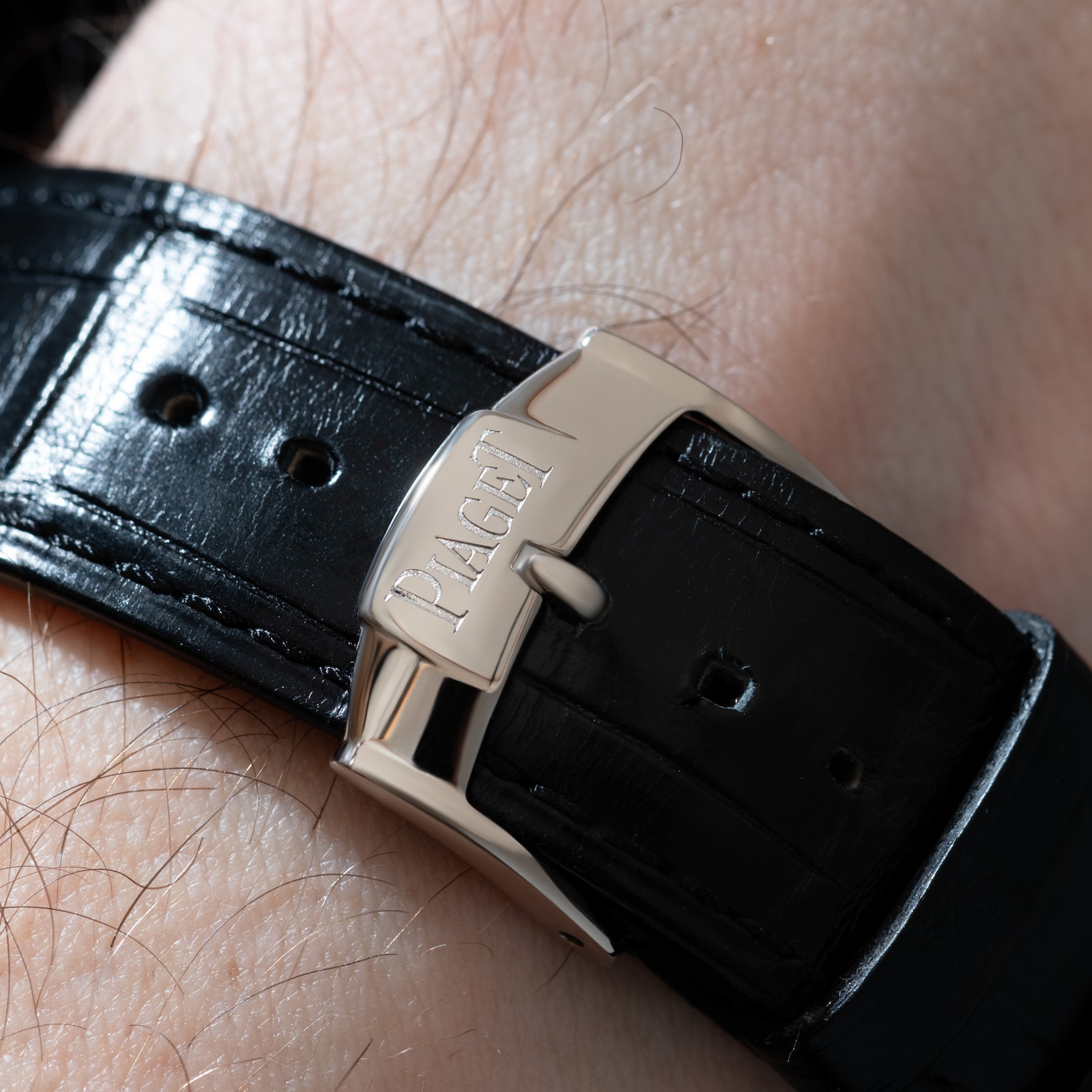 Pre-Owned Piaget Black Tie Emperador Coussin Automatique