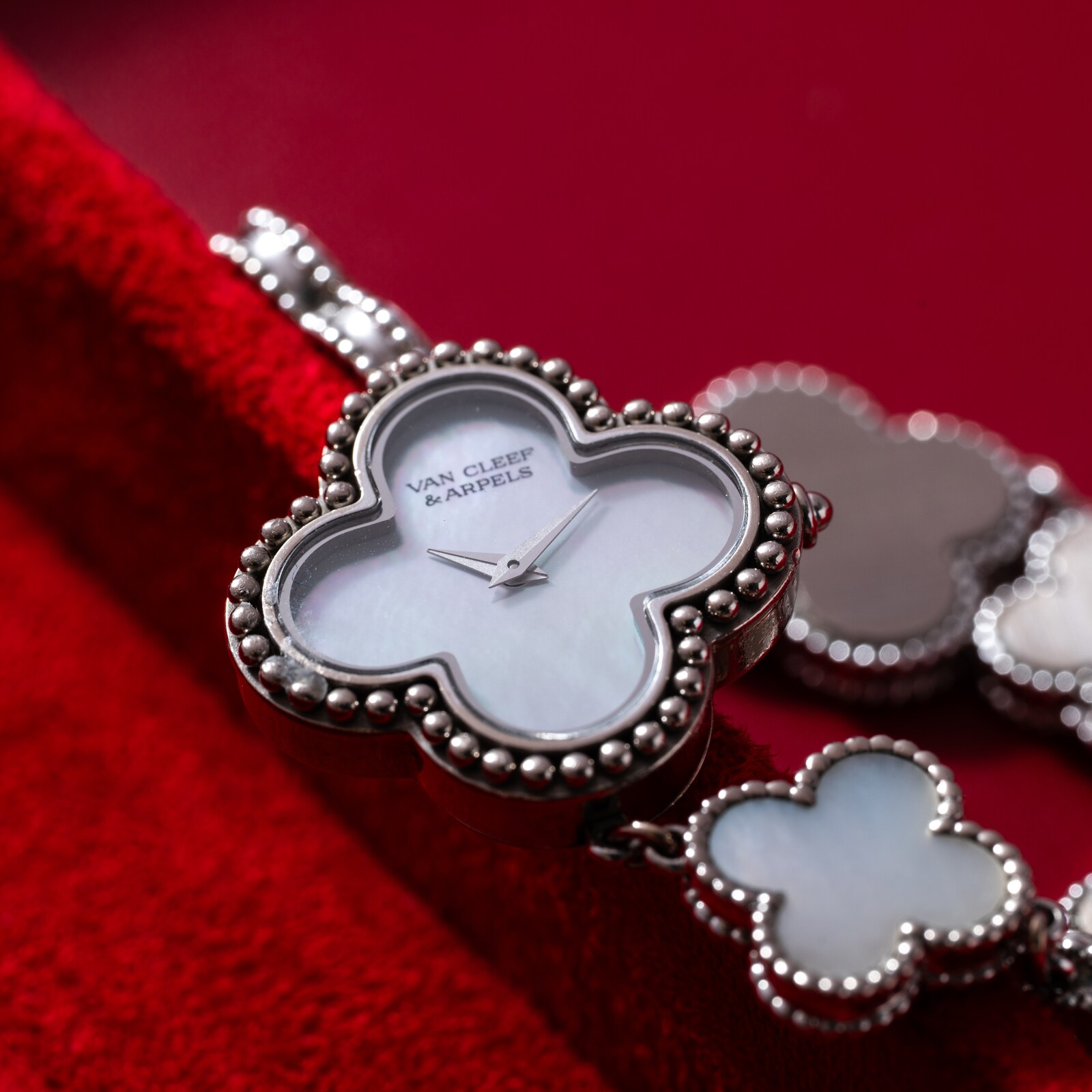 Pre-Owned Van Cleef & Arpels Alhambra 'Mother of Pearl' Charm