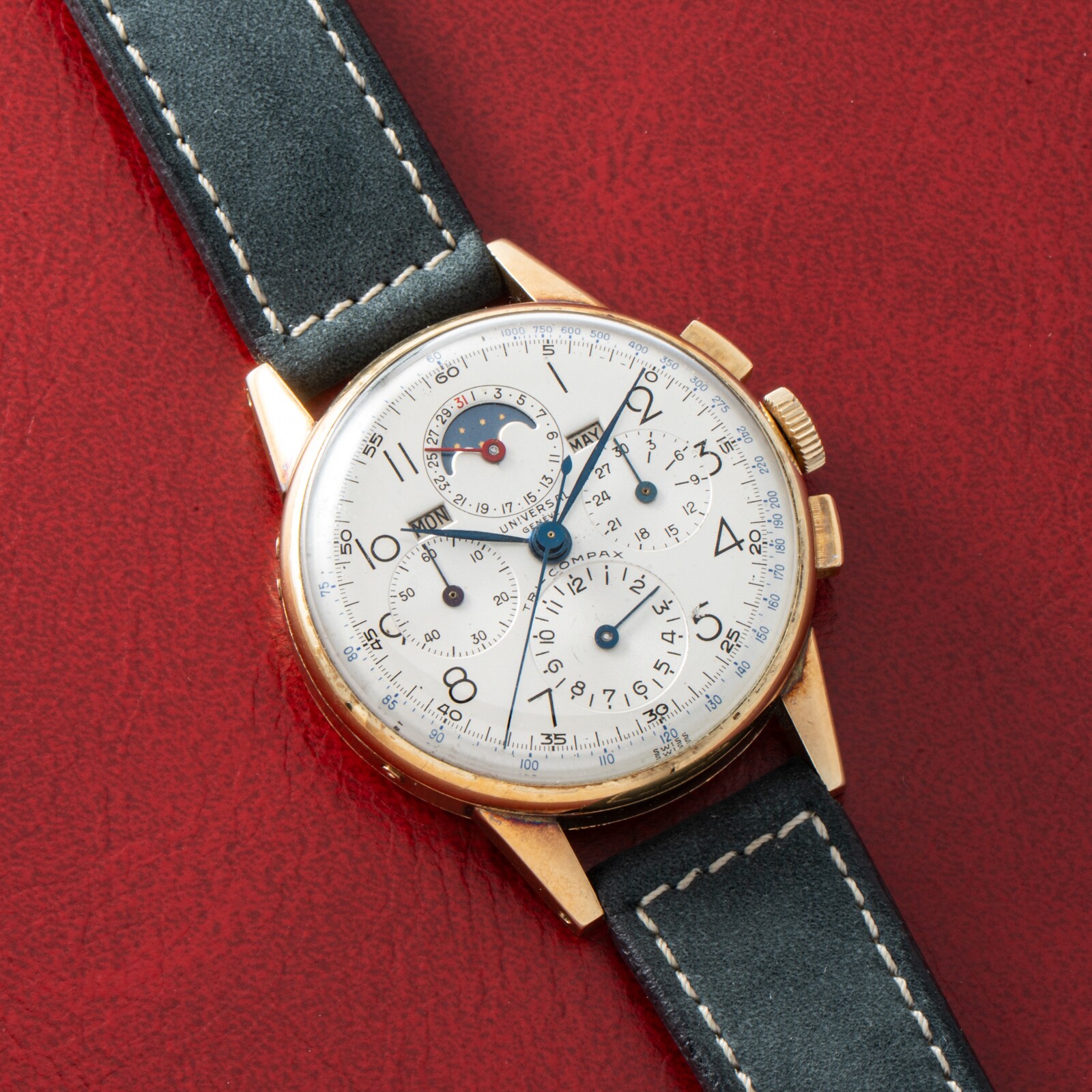 Pre-Owned Universal Geneve Tri-Compax