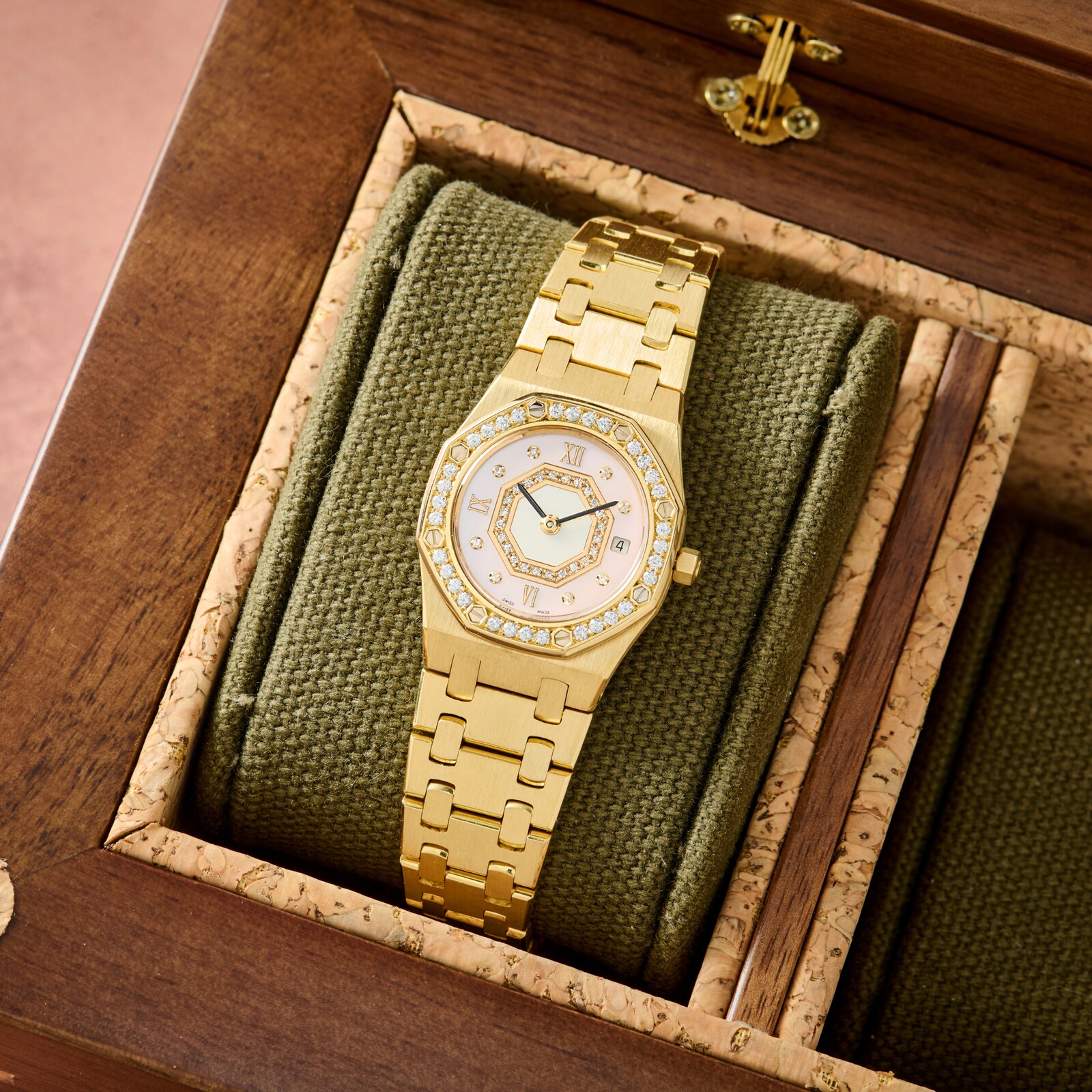 Pre-Owned Audemars Piguet Royal Oak 'Pink MOP' Ladies Diamonds
