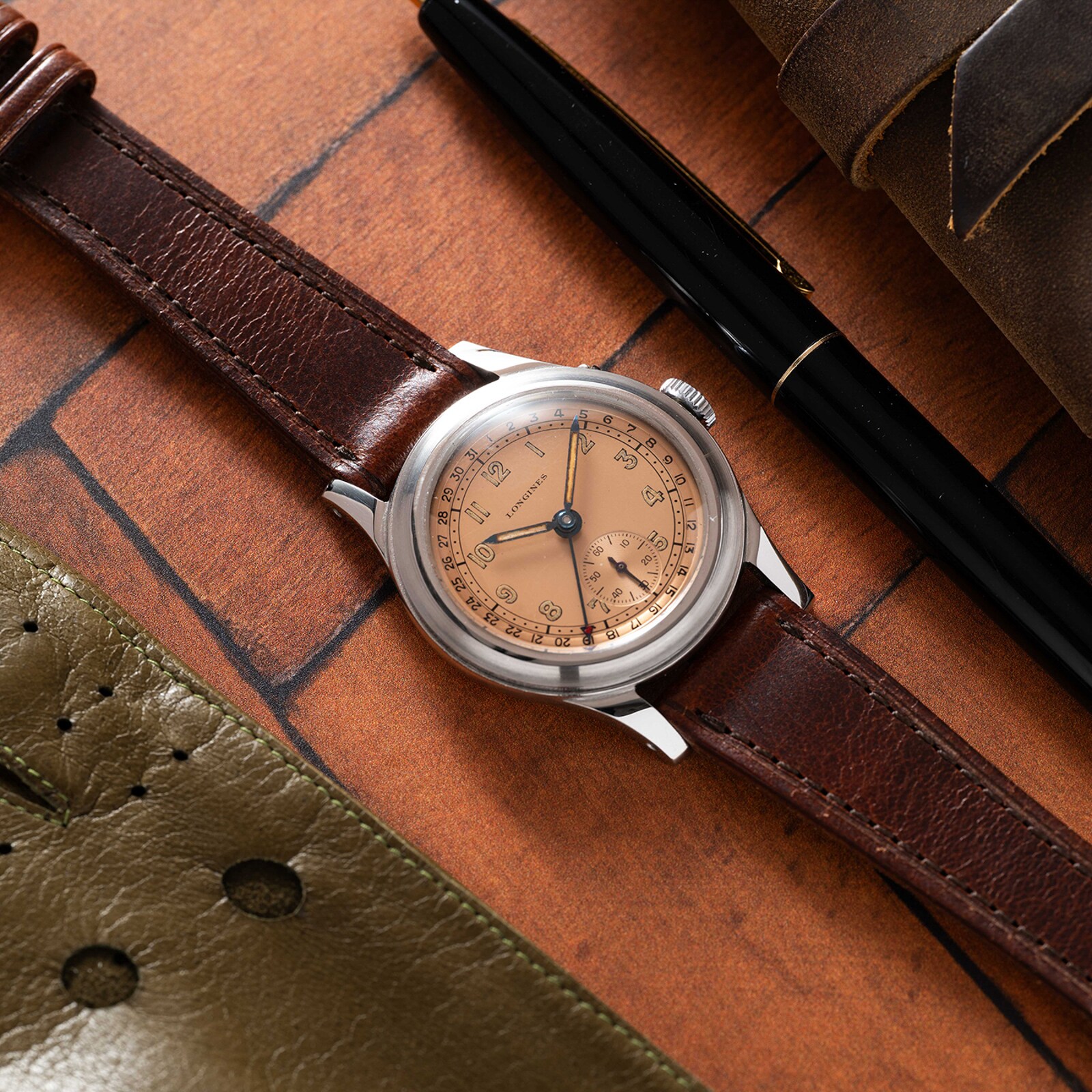 Pre-Owned Longines Salmon' Pointer Date