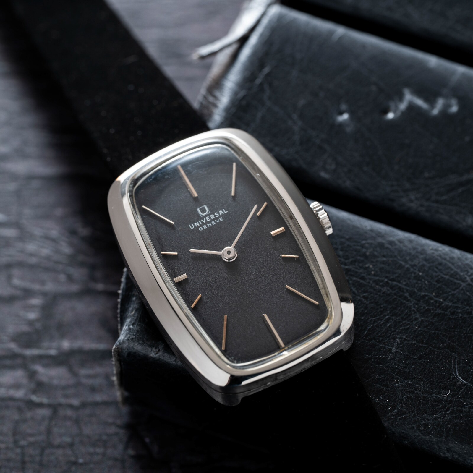 Pre-Owned Universal Geneve Bathtub' Dress Watch 40992970/AS11792