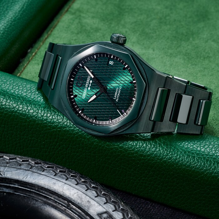 Pre-Owned Girard-Perregaux Laureato Chronograph 42 'Aston Martin' Edition