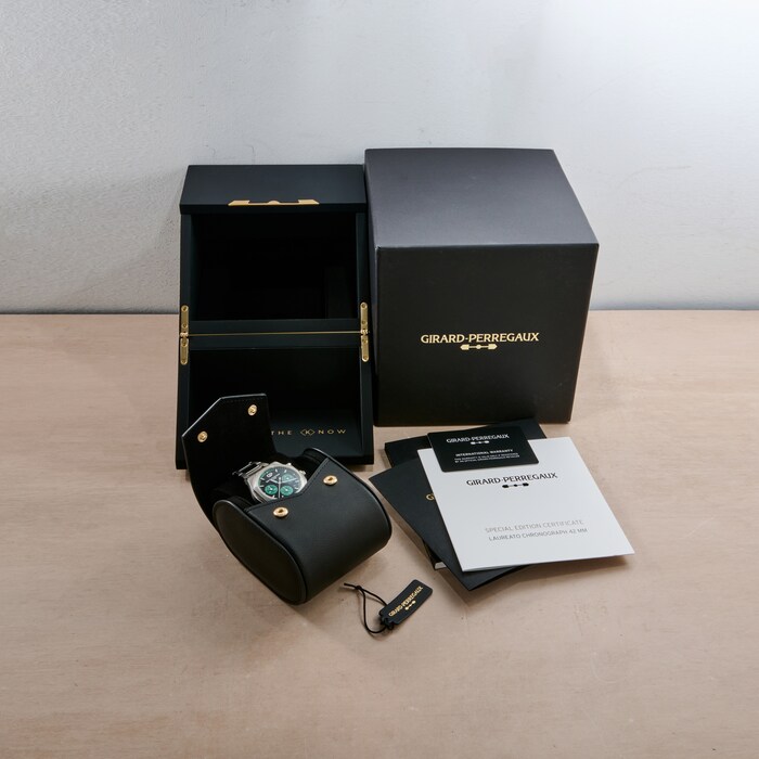 Pre-Owned Girard-Perregaux Laureato Chronograph 42