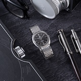 Pre-Owned Universal Universal Genève White Shadow