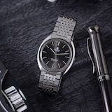 Pre-Owned Universal Universal Genève White Shadow