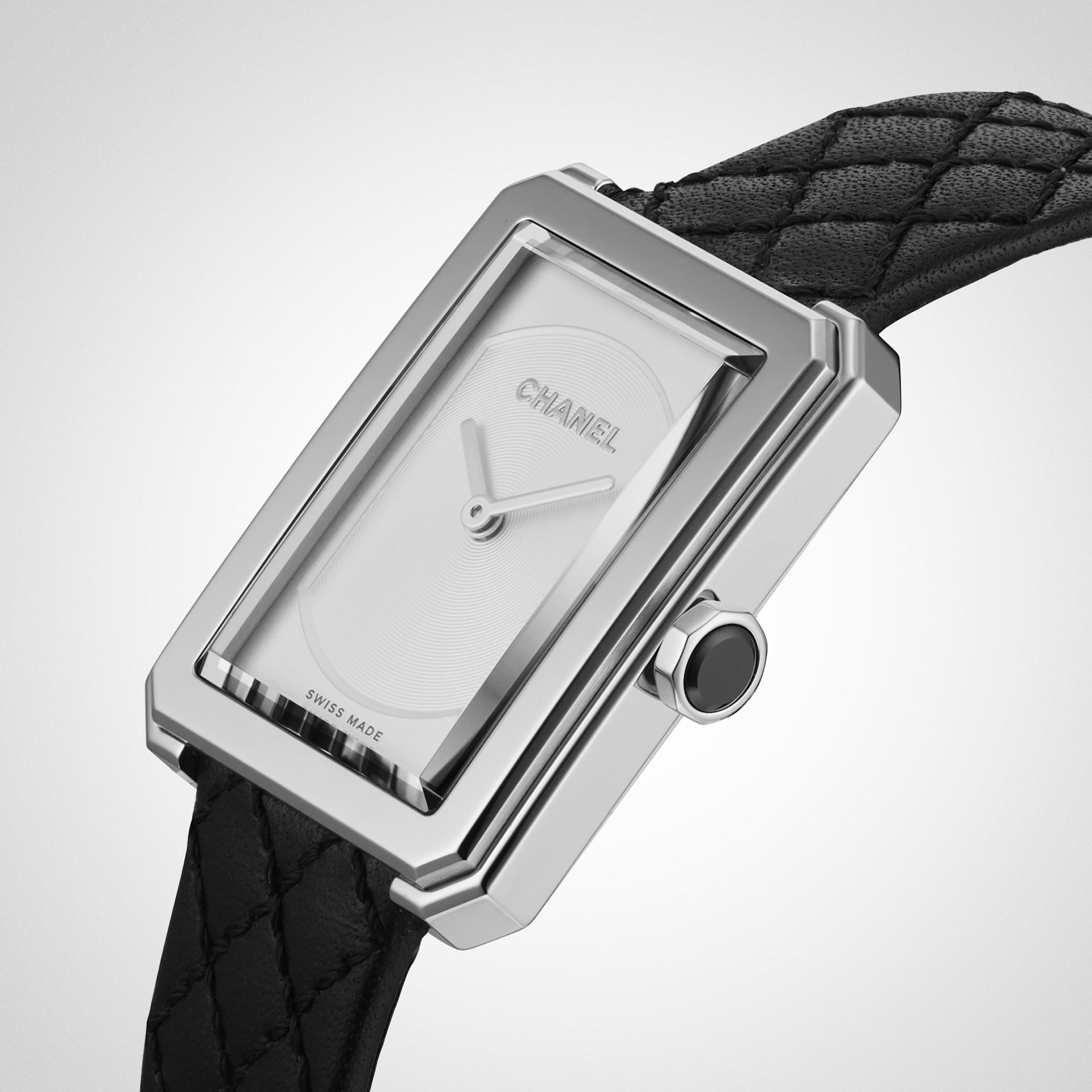 Pre-Owned Chanel Boyfriend H6401