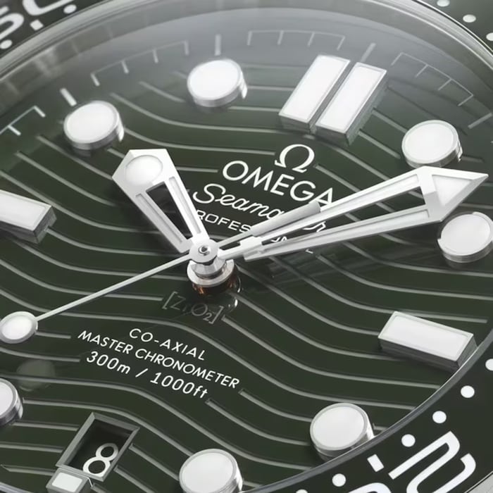 Pre-Owned Omega Seamaster Diver 300m Co-Axial Master Chronometer 42mm Mens Watch Green