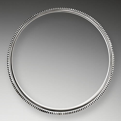 DOMED AND FLUTED BEZEL